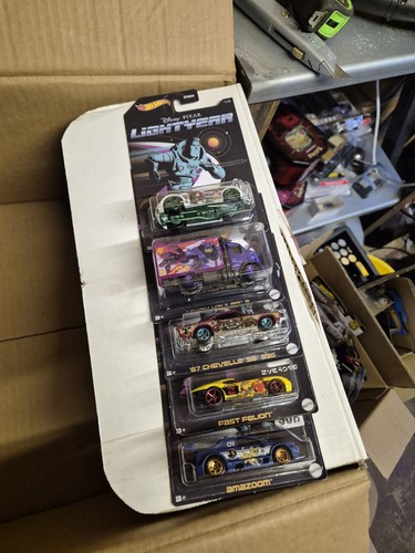 Hot wheels disney pixar - hot,