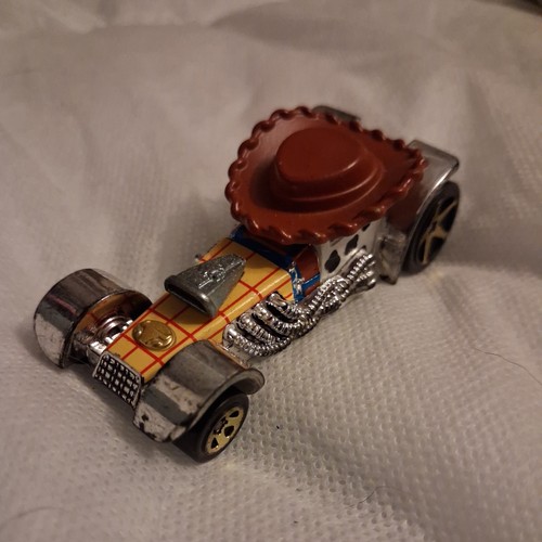 Hot wheels disney - hot, pixar
