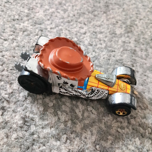 Hot wheels disney pixar - hot,