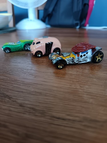 Hot wheels disney pixar - pixar, toy